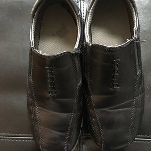 Black dress shoes